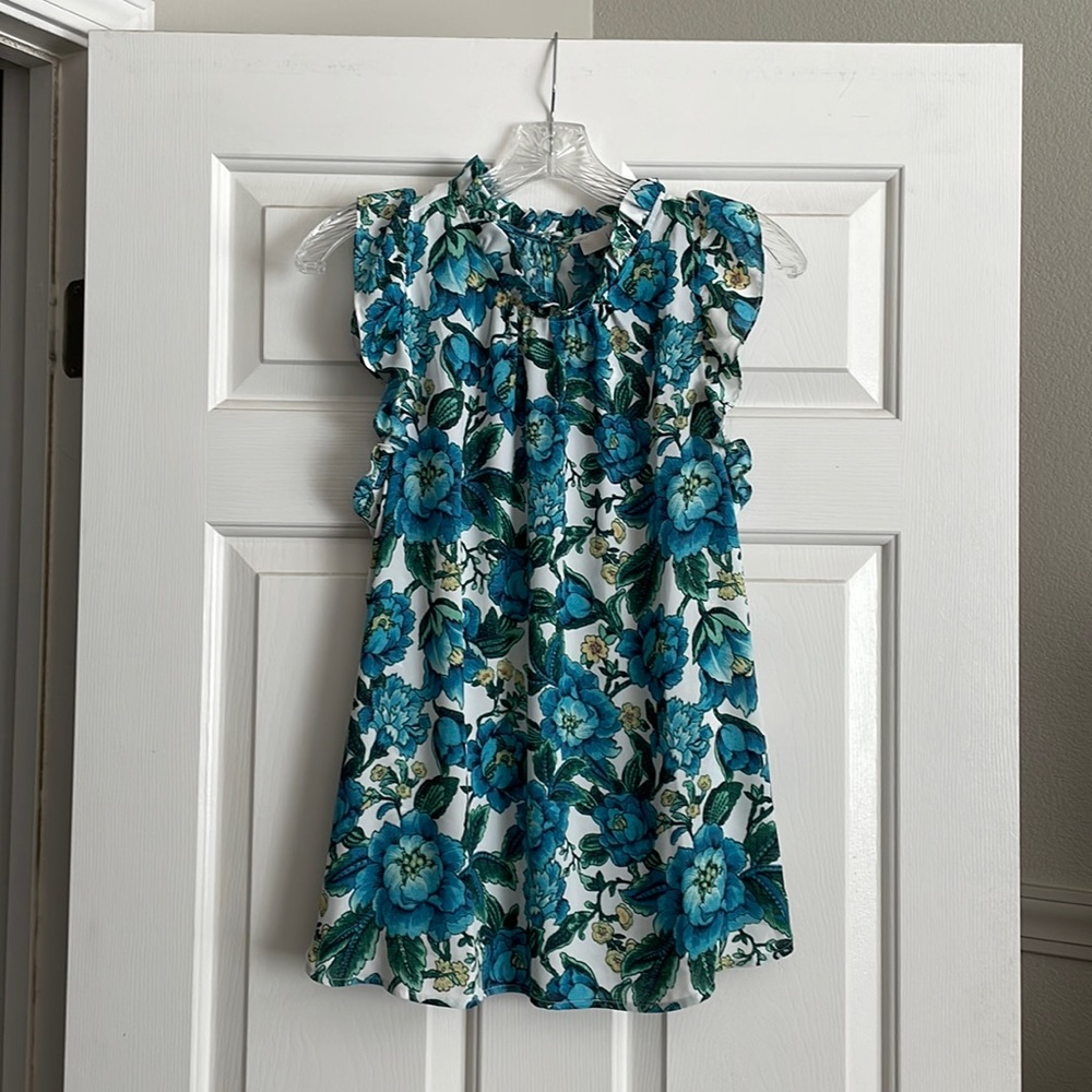 LOFT sleeveless blouse/top